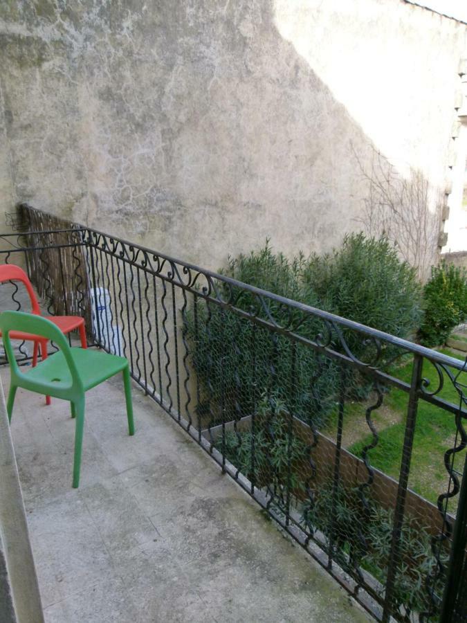 Appartement Au Pied Du Gardon. Remoulins Buitenkant foto